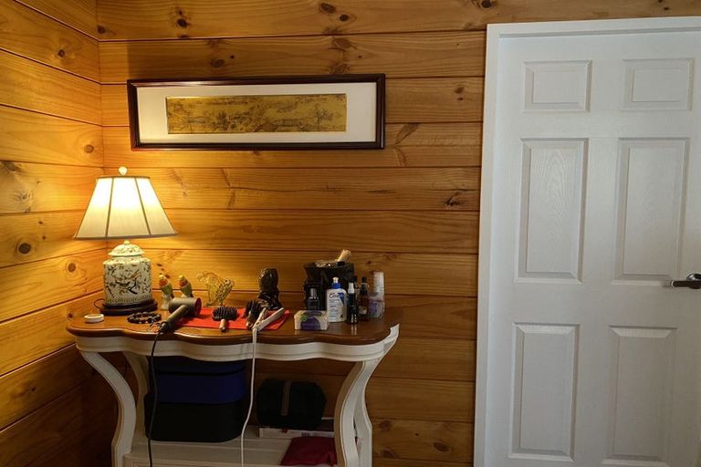 Photo of property in 12 Rifleman Rise, Unsworth Heights, Auckland, 0632