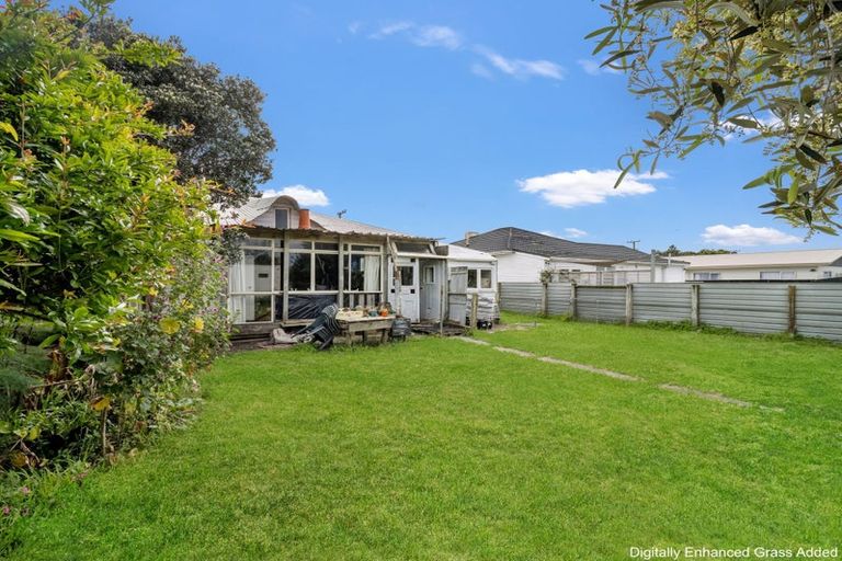 Photo of property in 115 Cornfoot Street, Castlecliff, Whanganui, 4501