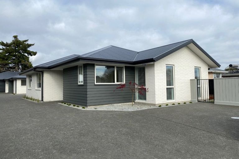 Photo of property in 1/230 Grahams Road, Burnside, Christchurch, 8053