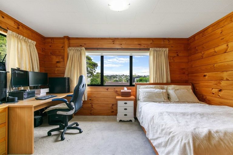 Photo of property in 2/24 Kaipatiki Road, Glenfield, Auckland, 0629