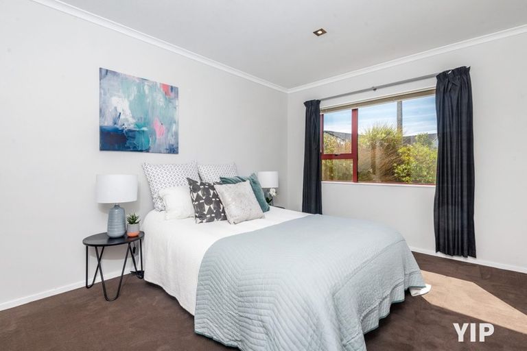 Photo of property in 1 Comber Place, Johnsonville, Wellington, 6037