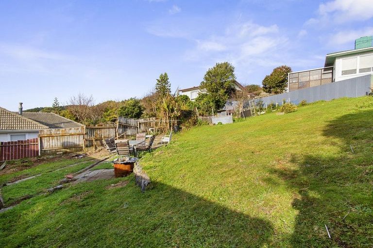 Photo of property in 82 Bell Street, Tawa, Wellington, 5028