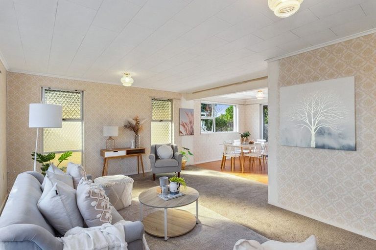 Photo of property in 18 Nimmo Avenue West, Waikanae, 5036