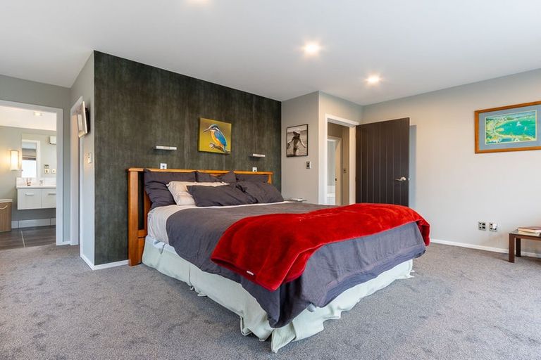 Photo of property in 48 Kotare Street, Waikanae, 5036