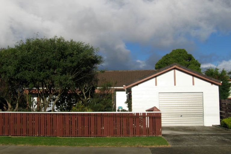 Photo of property in 16 Michael Road, Paraparaumu Beach, Paraparaumu, 5032