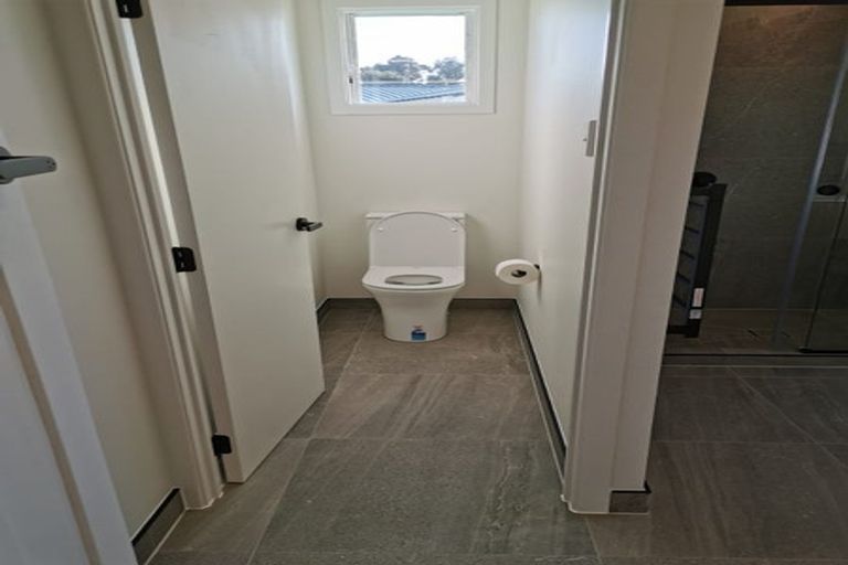 Photo of property in 141 Colwill Road, Massey, Auckland, 0614