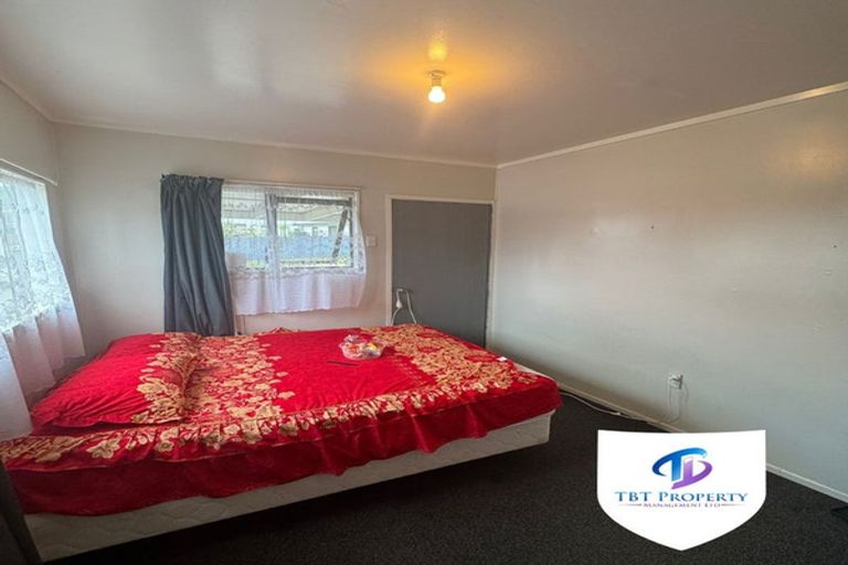 Photo of property in 696 Massey Road, Mangere, Auckland, 2022