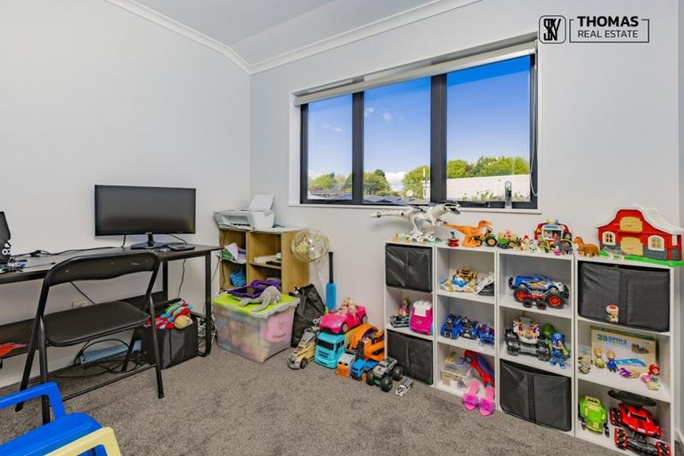 Photo of property in 10a Gainsborough Street, Manurewa, Auckland, 2102