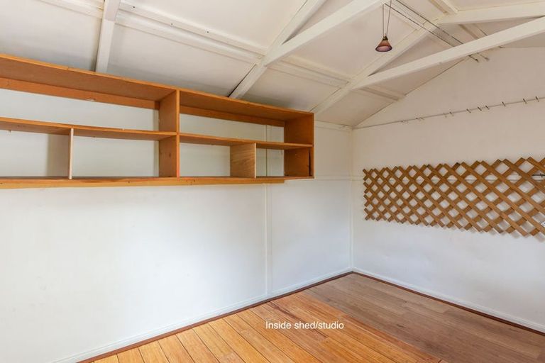 Photo of property in 15b Kakariki Grove, Waikanae, 5036