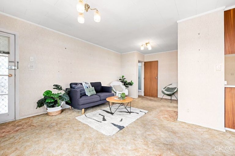 Photo of property in 18f2- Seddon Street, Wallaceville, Upper Hutt, 5018