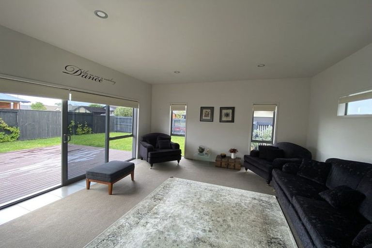 Photo of property in 24 Malbec Place, Rototuna, Hamilton, 3210