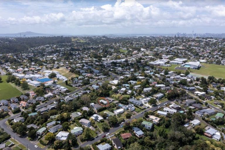 Photo of property in 19 Lanigan Street, Birkdale, Auckland, 0626