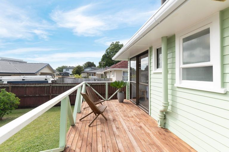Photo of property in 23a Hereford Street, Te Atatu Peninsula, Auckland, 0610