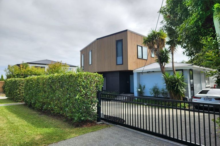 Photo of property in 7 Renata Crescent, Te Atatu Peninsula, Auckland, 0610