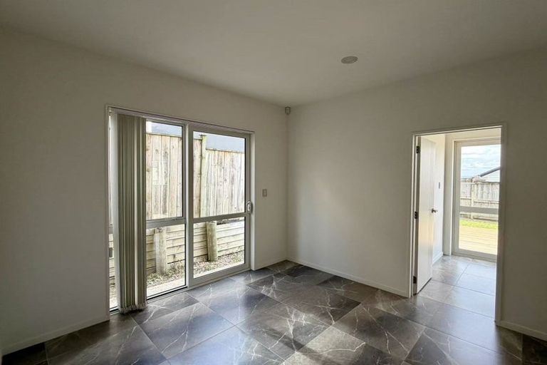 Photo of property in 150 Smales Road, East Tamaki, Auckland, 2013