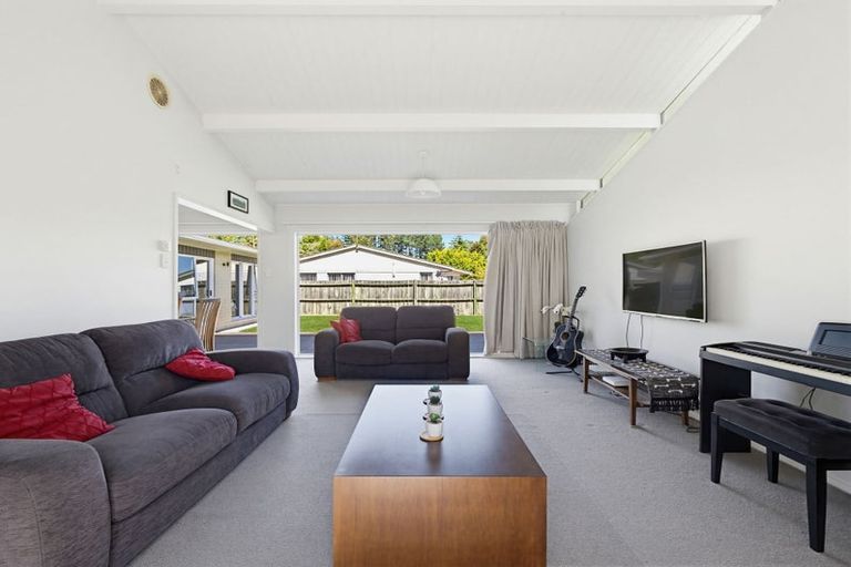 Photo of property in 2 Awatea Terrace, Lynmore, Rotorua, 3010