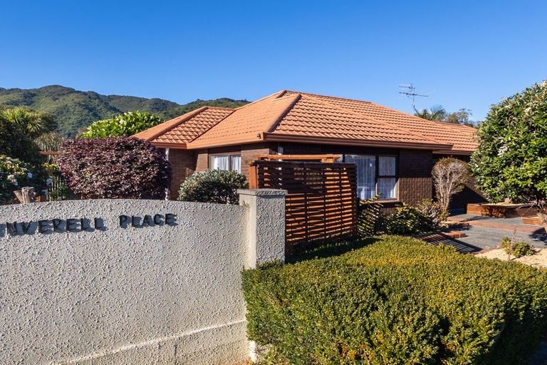 Photo of property in 1 Inverell Place, Waikanae, 5036