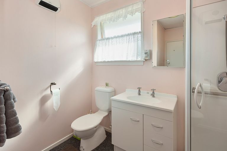 Photo of property in 56 Highfield Terrace, Newfield, Invercargill, 9812