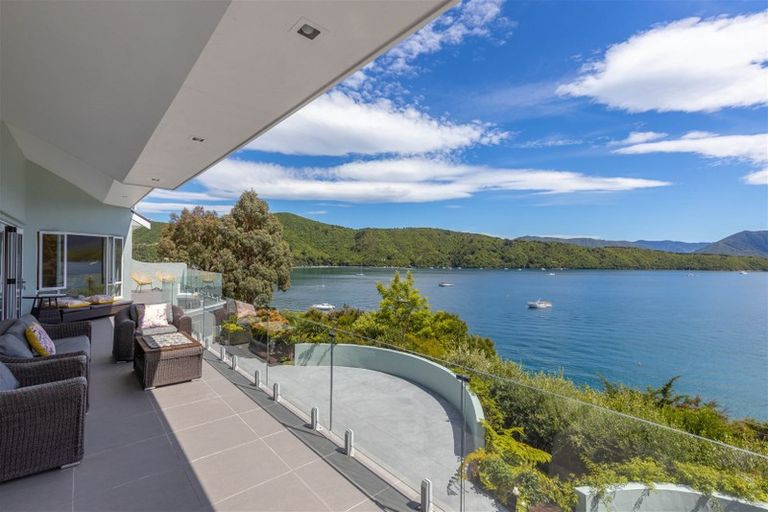 Photo of property in 2 Marina View, Waikawa, Picton, 7281
