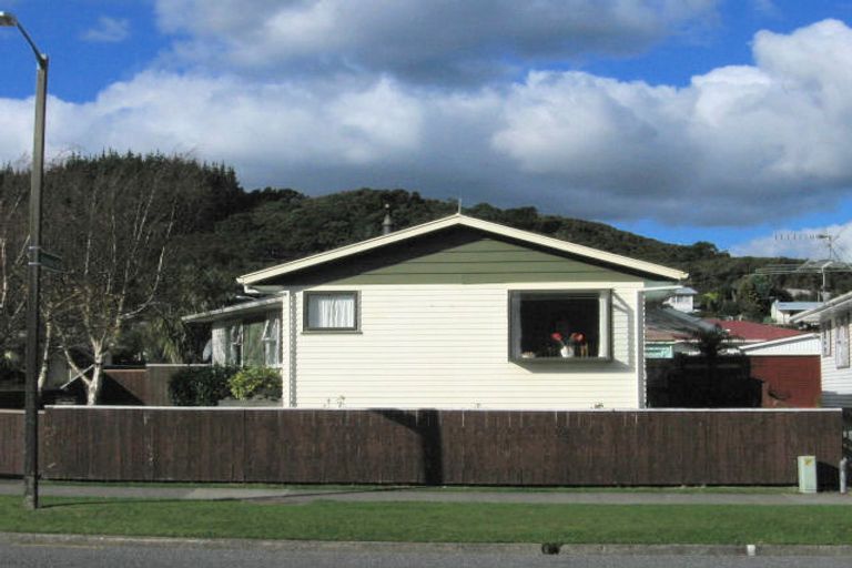 Photo of property in 6 Meremere Street, Wainuiomata, Lower Hutt, 5014