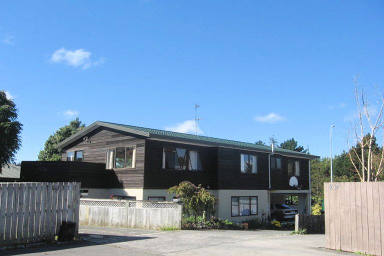 Photo of property in 1/23 Lochend Place, Highland Park, Auckland, 2010
