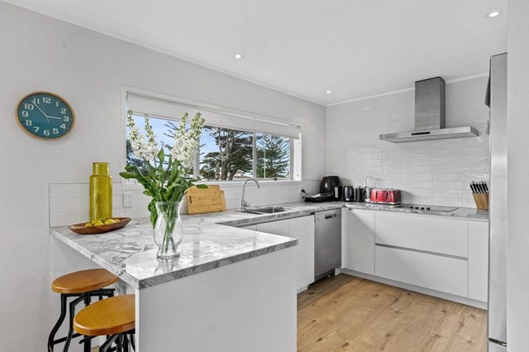 Photo of property in 2/252 Hibiscus Coast Highway, Orewa, 0931