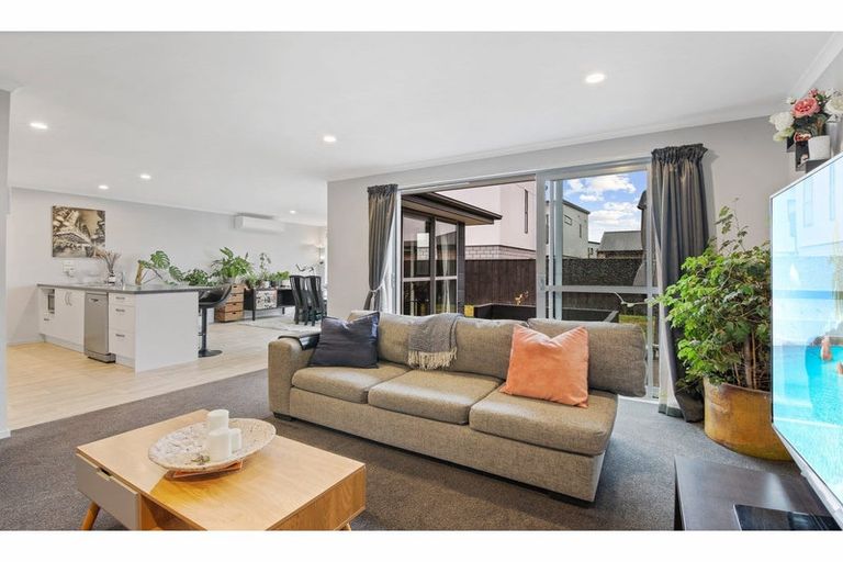 Photo of property in 16 George Square West, Wigram, Christchurch, 8025