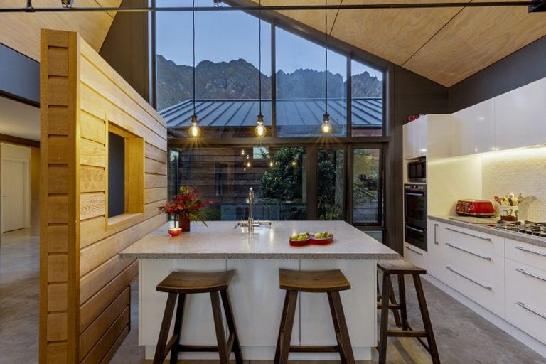 Photo of property in 8 Jacks Point Rise, Jacks Point, Queenstown, 9371