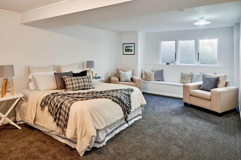 Photo of property in 54 Ferry Street, Seatoun, Wellington, 6022