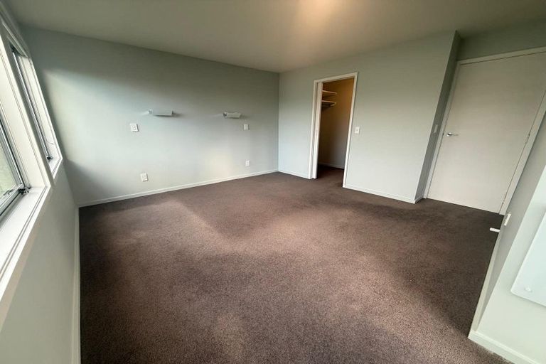 Photo of property in 24 Seaview Road, Paremata, Porirua, 5024