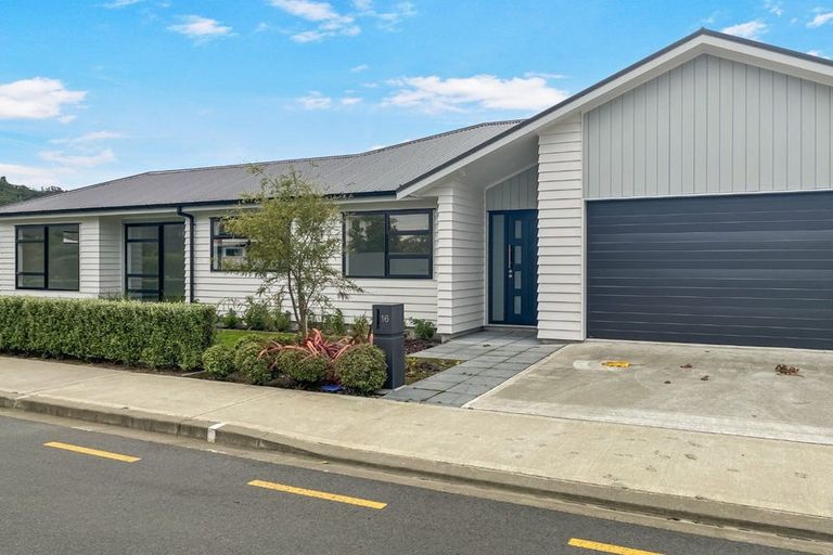 Photo of property in 16 Te Ara O Motutawa, Avalon, Lower Hutt, 5011