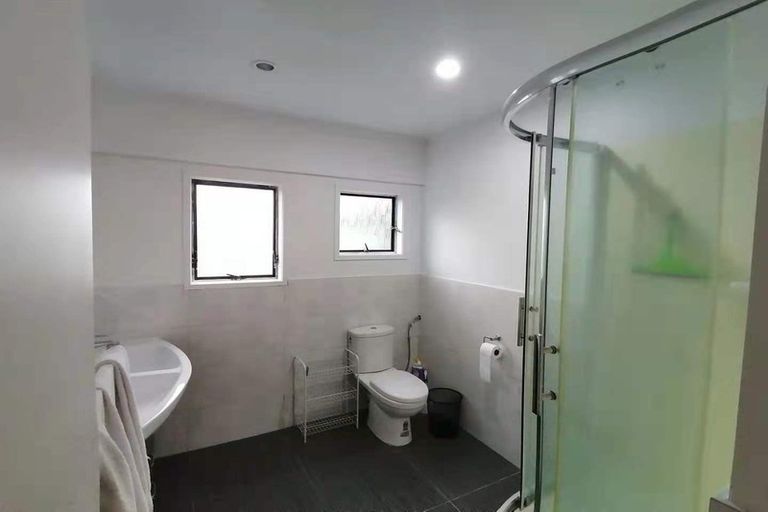 Photo of property in 1/63 Girrahween Drive, Totara Vale, Auckland, 0629