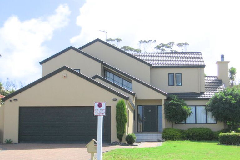 Photo of property in 29 Arirang Rise, Pinehill, Auckland, 0632