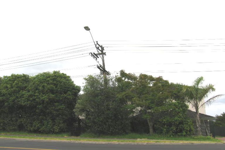 Photo of property in 2/227 Sunset Road, Sunnynook, Auckland, 0632
