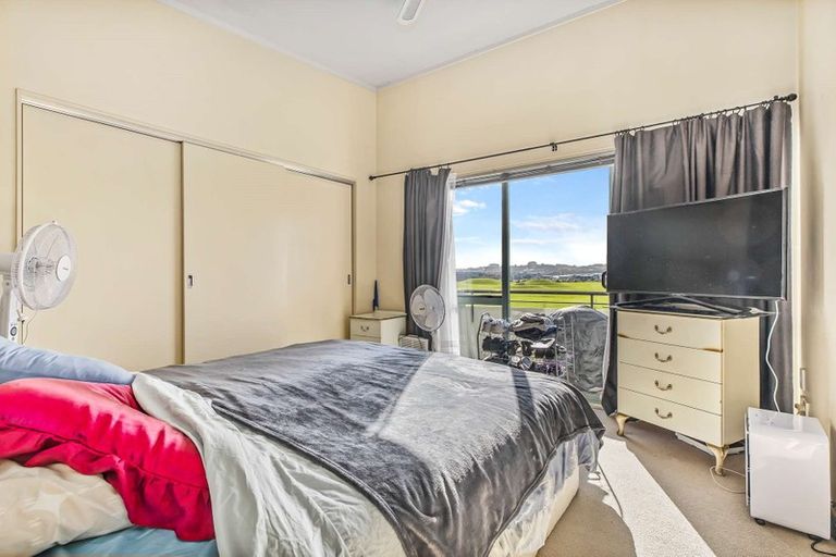 Photo of property in 2/150 Chapel Road, Flat Bush, Auckland, 2019