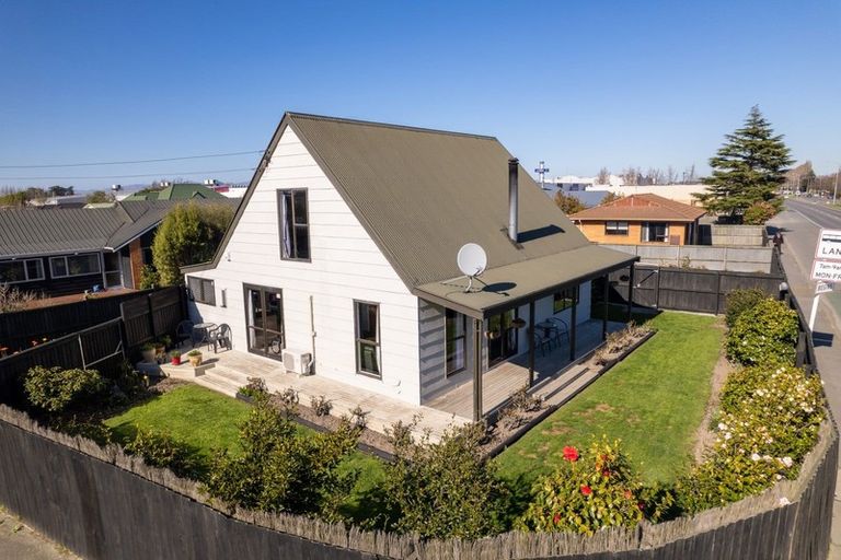 Photo of property in 2 Thompsons Road, Belfast, Christchurch, 8051
