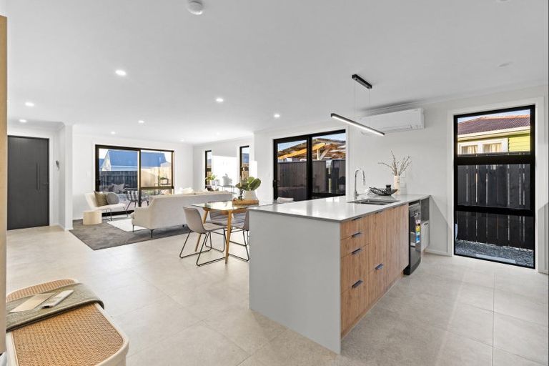 Photo of property in 71 Brightwater Terrace, Terrace End, Palmerston North, 4410