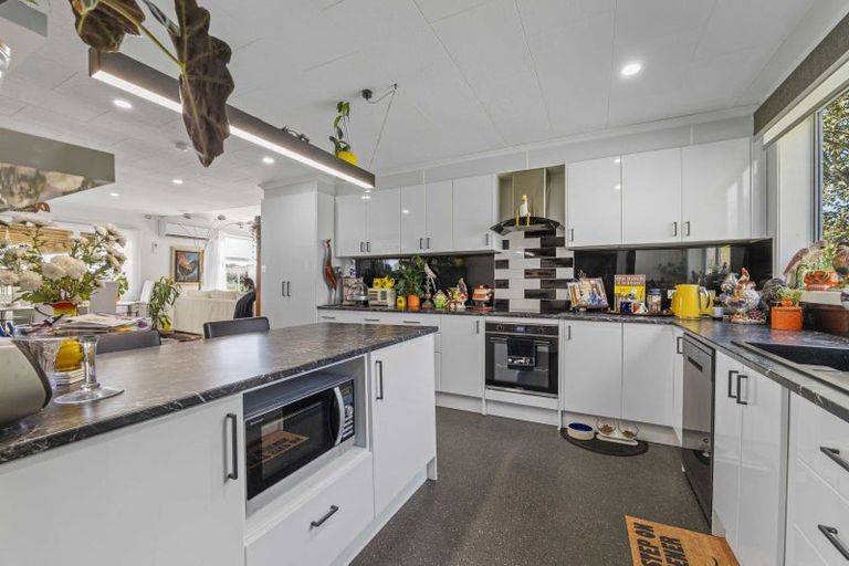 Photo of property in 3 Mabey Street, Eltham, 4322