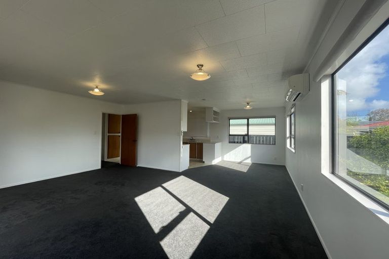 Photo of property in 94 Roberts Road, Te Atatu South, Auckland, 0610