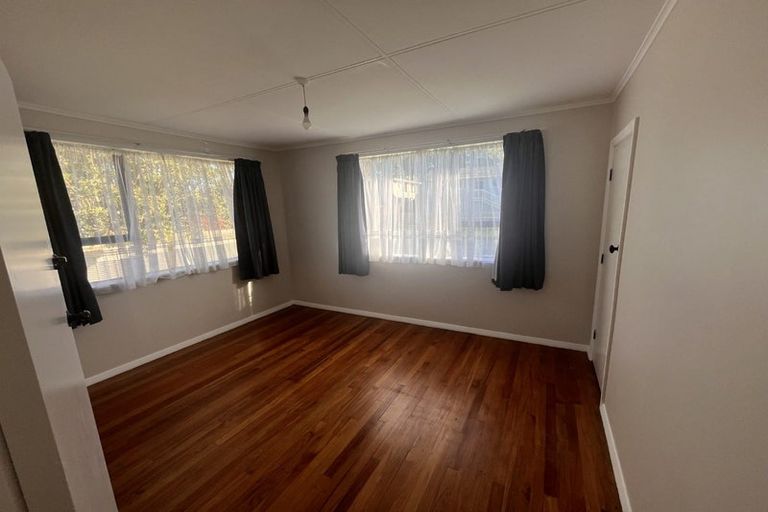 Photo of property in 3 Beauzami Crescent, Ascot Park, Porirua, 5024
