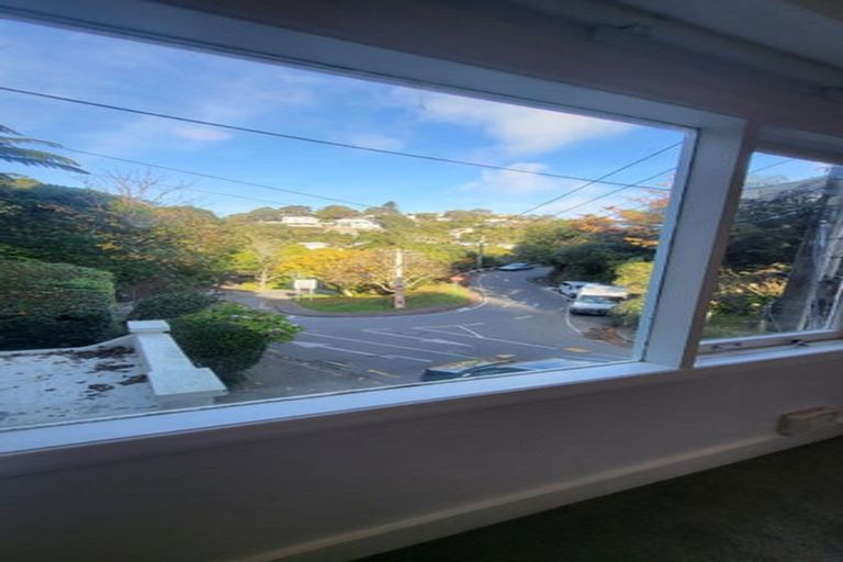 Photo of property in 2/8 Governor Road, Northland, Wellington, 6012