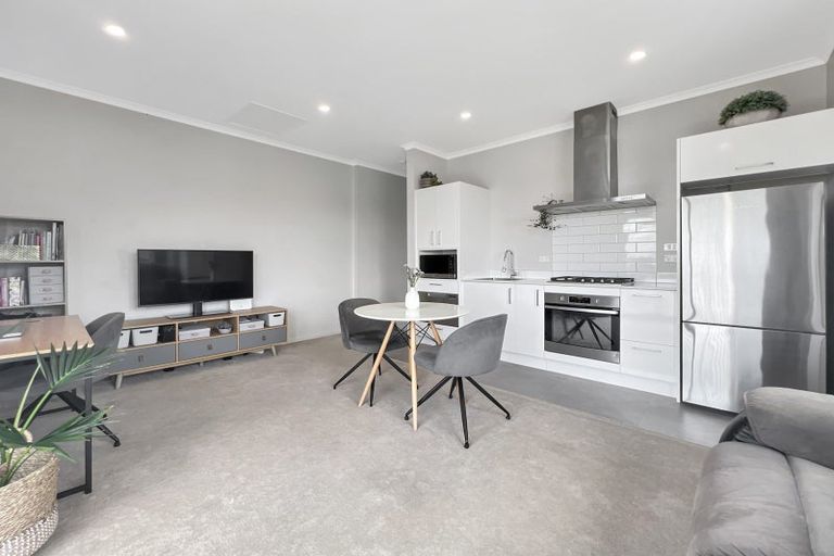 Photo of property in 24 Pukewhero Rise, Westgate, Auckland, 0614