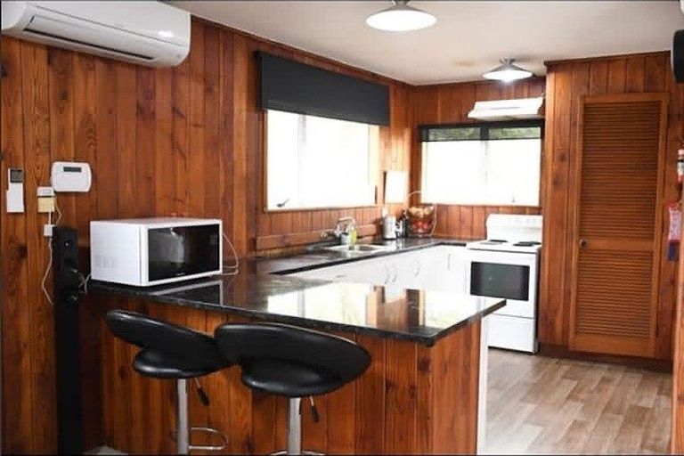Photo of property in 89 Woodglen Road, Glen Eden, Auckland, 0602