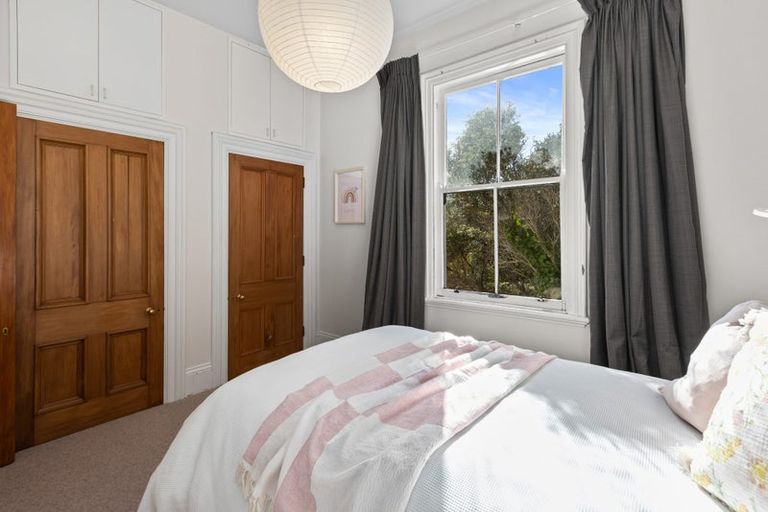 Photo of property in 4 North Terrace, Kelburn, Wellington, 6012