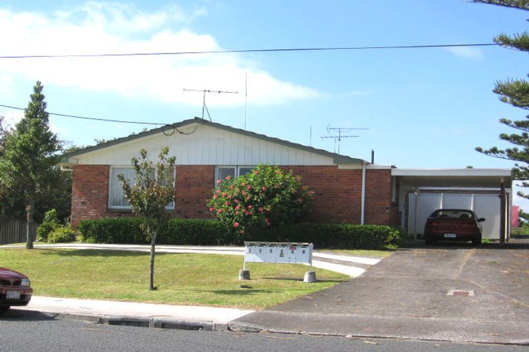 Photo of property in 1/26 Rangatira Road, Birkenhead, Auckland, 0626