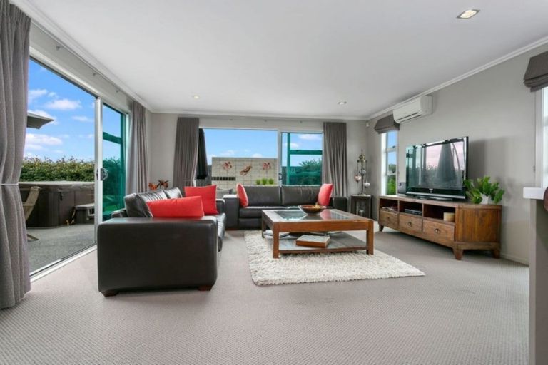 Photo of property in 31 Norfolk Drive, Cambridge, 3434