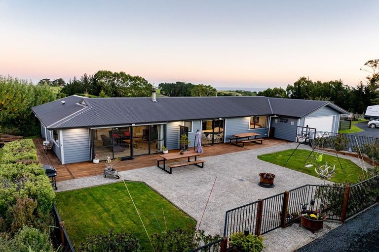 Photo of property in 27 Green Island Bush Road, Blackhead, Dunedin, 9076