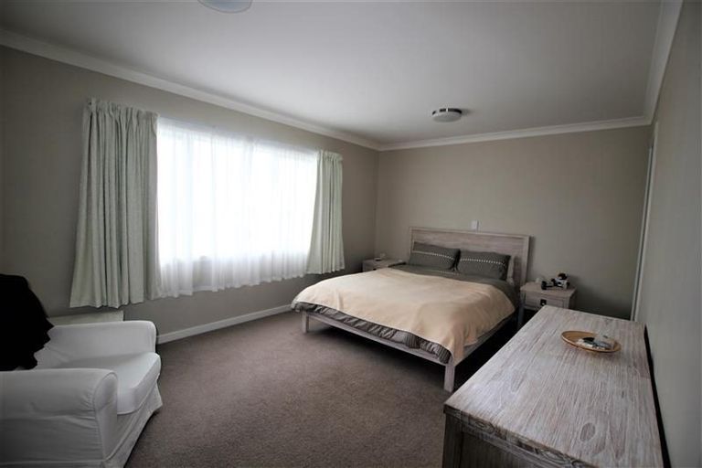 Photo of property in 33 Landmark Terrace, Orewa, 0931