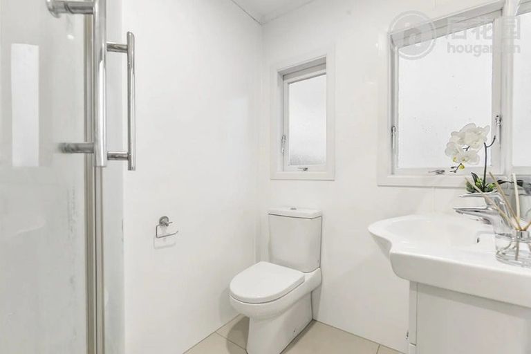 Photo of property in 24a Poruru Close, Papakura, 2110