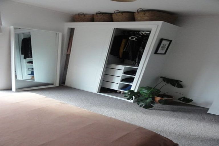 Photo of property in 2 Otonga Way, Churton Park, Wellington, 6037